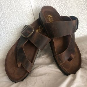 Size 8  | White Mountain Footwear Women's Leather Sandal